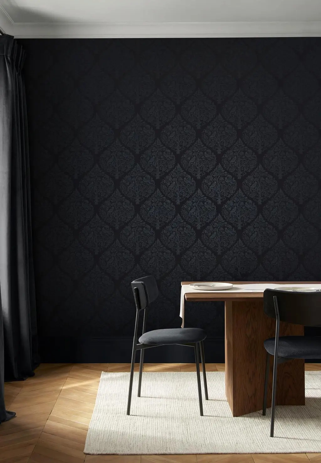 Angol dekor tapéta csillámos fa mintával matrózkék színben