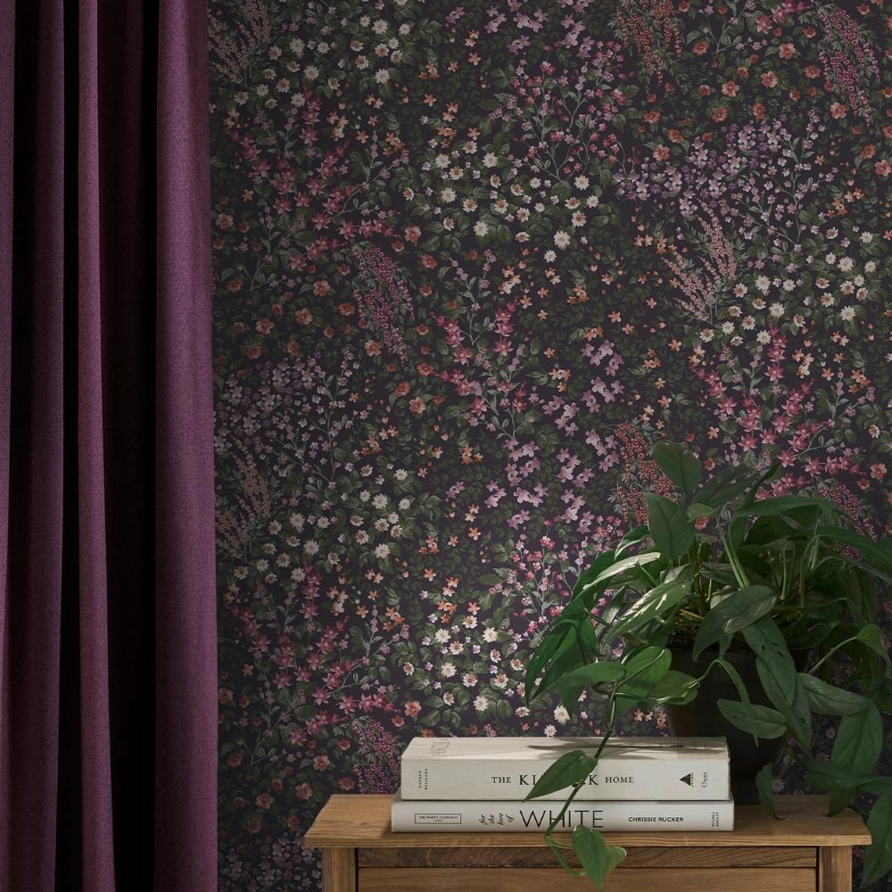 Angol dekor tapéta sokszínű apró virág mintával lila színben