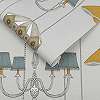 Angol design tapéta szürkés alapon lámpaernyő mintákkal