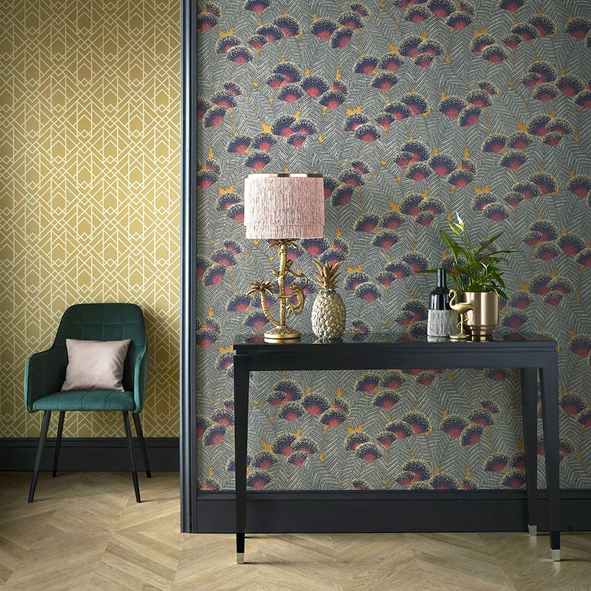 Angol design tapéta virág és levél mintával piros és arany színben