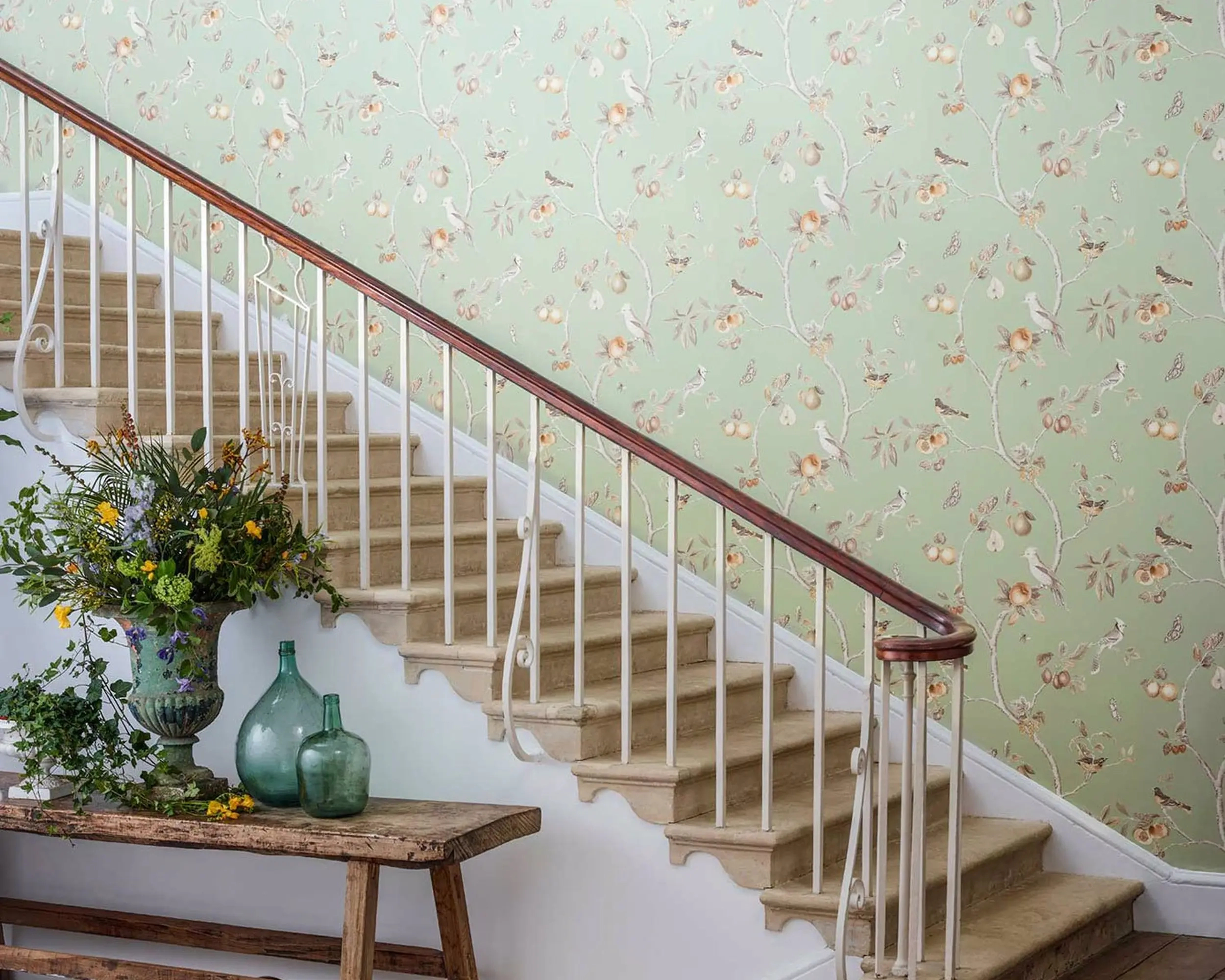 Angol Sanderson dekor tapéta madarak és gyümölcsök mintával kacsatojáskék színben