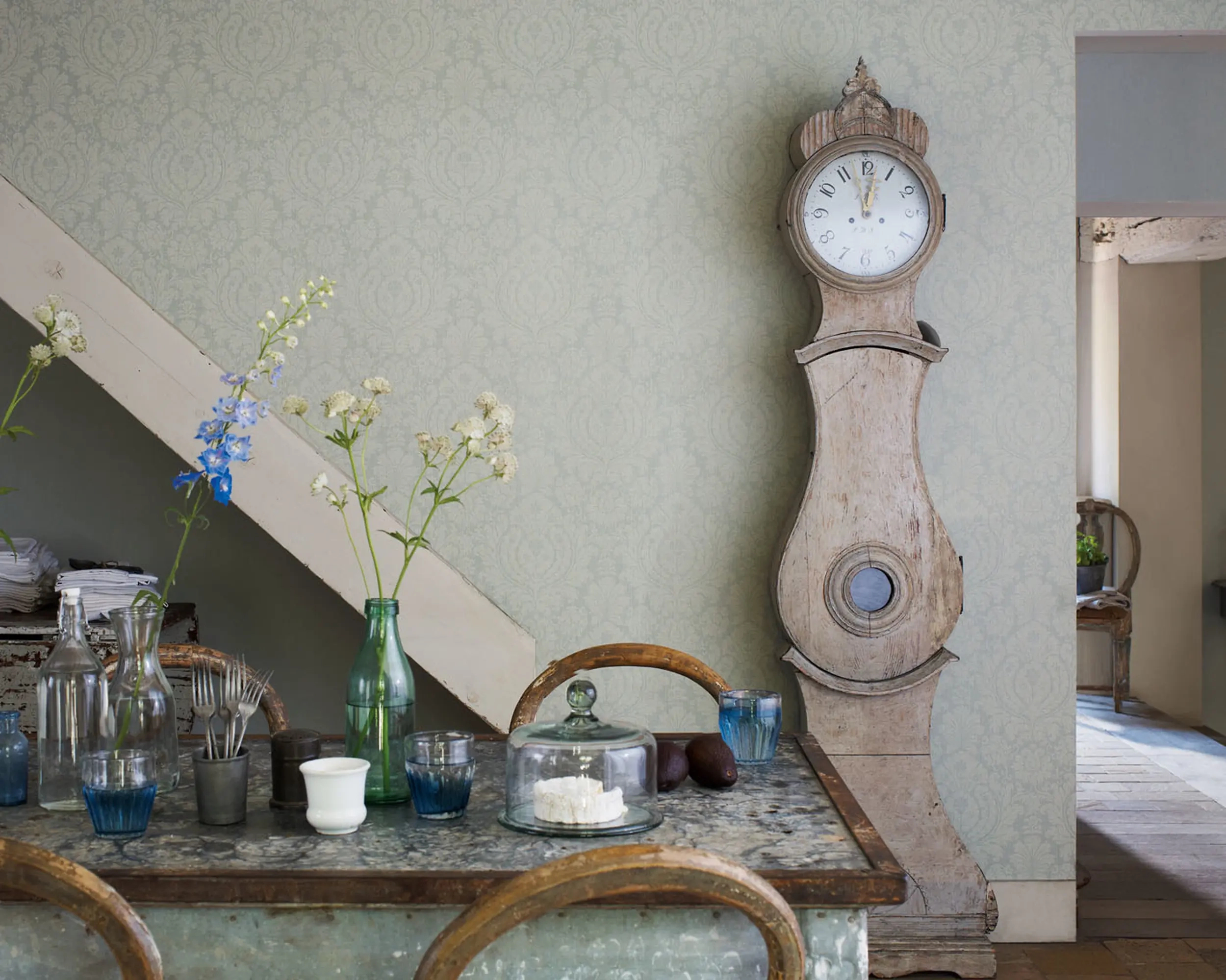 Angol Sanderson dekor tapéta nagy virág mintával kék színben