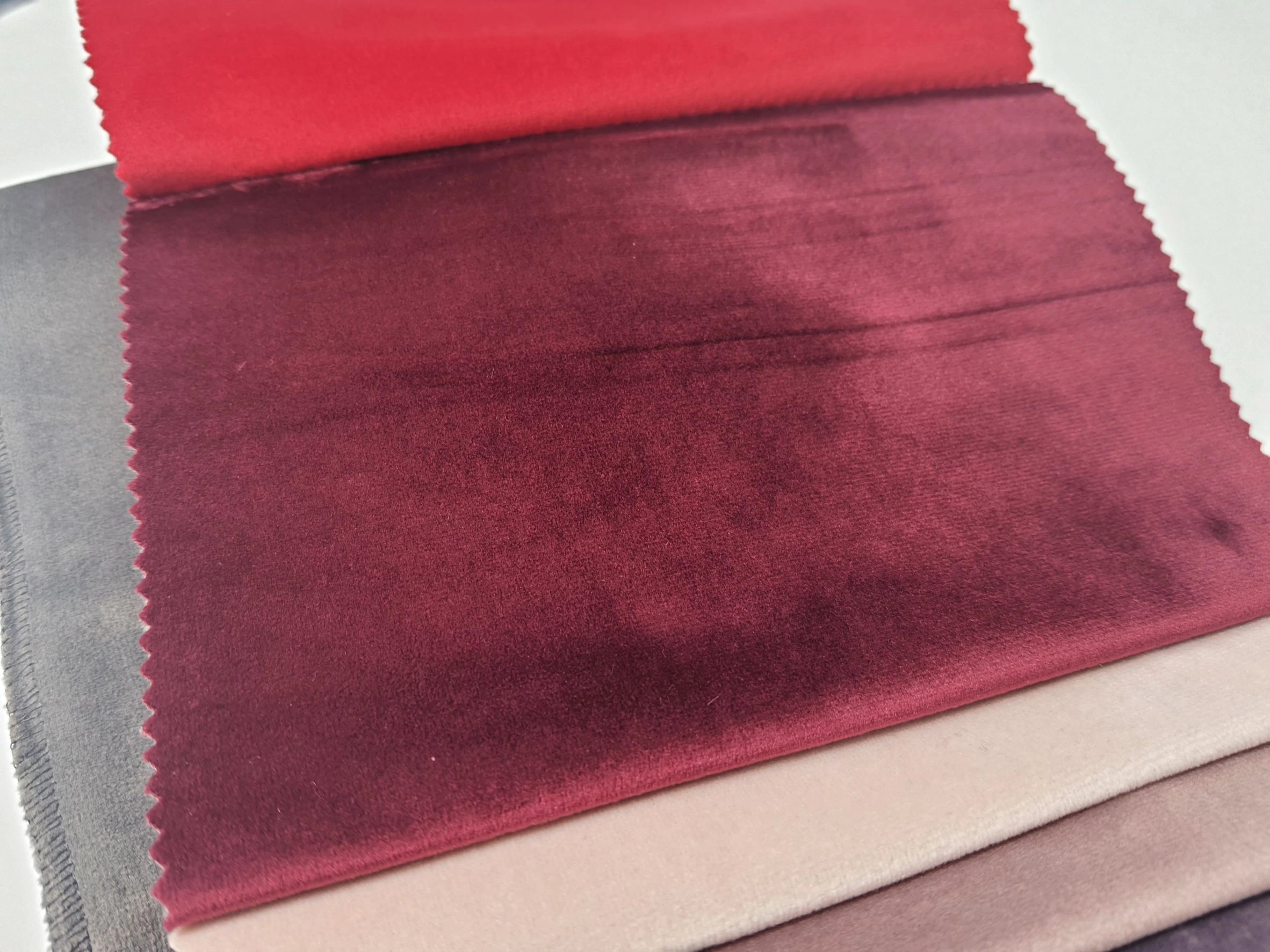 Lila sötétítő függöny anyag bársonyos tapintású