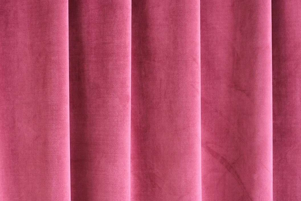 Bársony érintésű sötétítő függöny textil anyag lilás színben