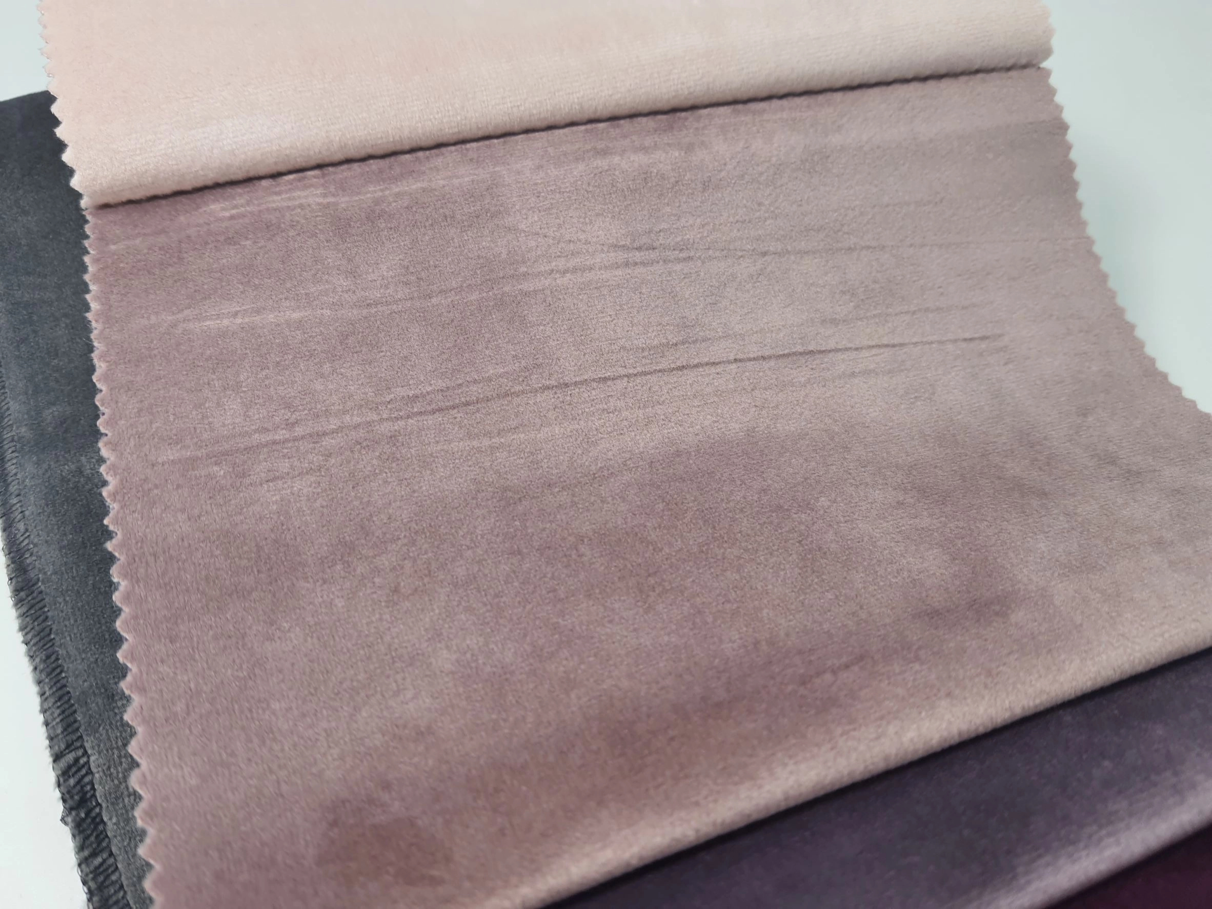 Mályva színű sötétítő függöny anyag bársonyos tapintású