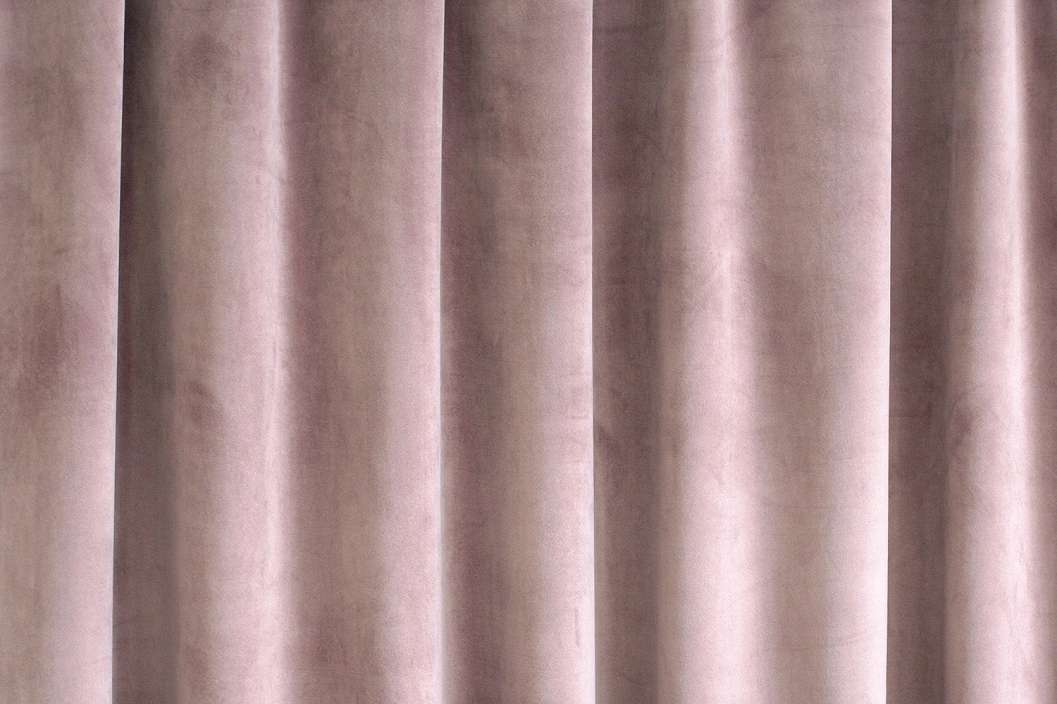 Bársony érintésű sötétítő függöny textil anyag mályva színben