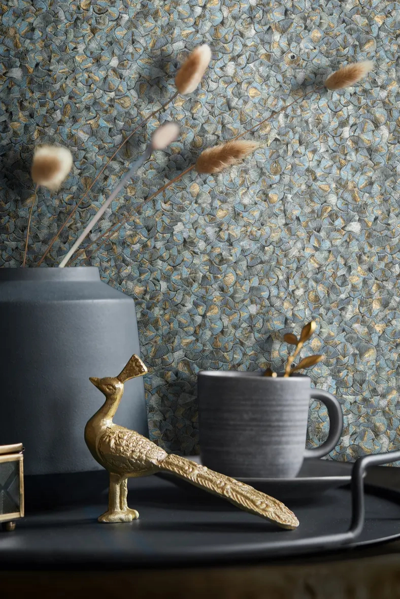 Dekor tapéta fémes kék és arany toll mintás tapéta