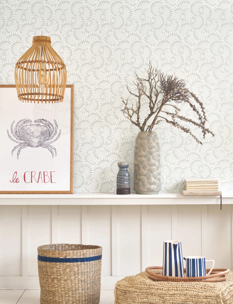 Dekor tapéta fésűkagyló mintával jégkék színben