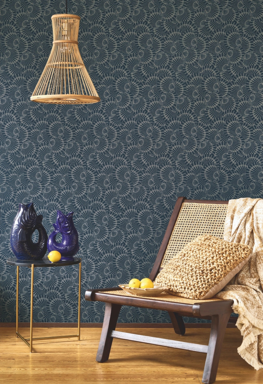 Dekor tapéta fésűkagyló mintával viharkék és beige színben