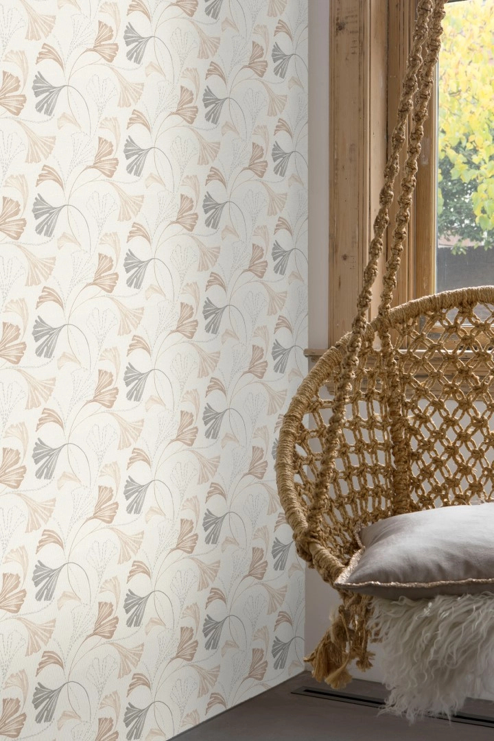 Dekor tapéta ginkgo levél mintával beige és ezüst csillámos színben