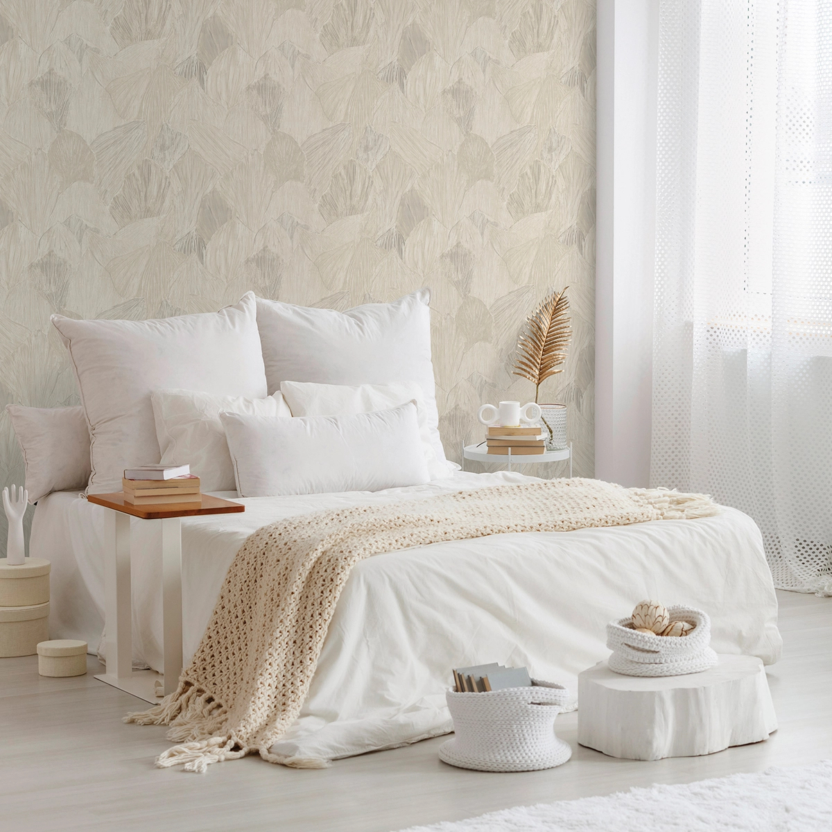 Dekor tapéta krétával rajzolt levél mintával beige színben