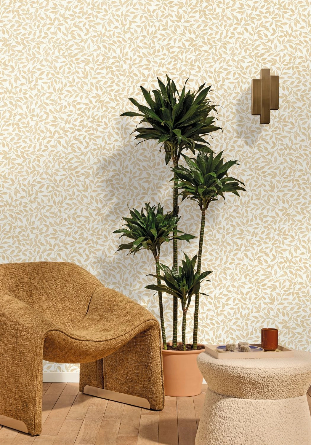 Dekor tapéta levél mintával fényes gyöngyház és beige színben