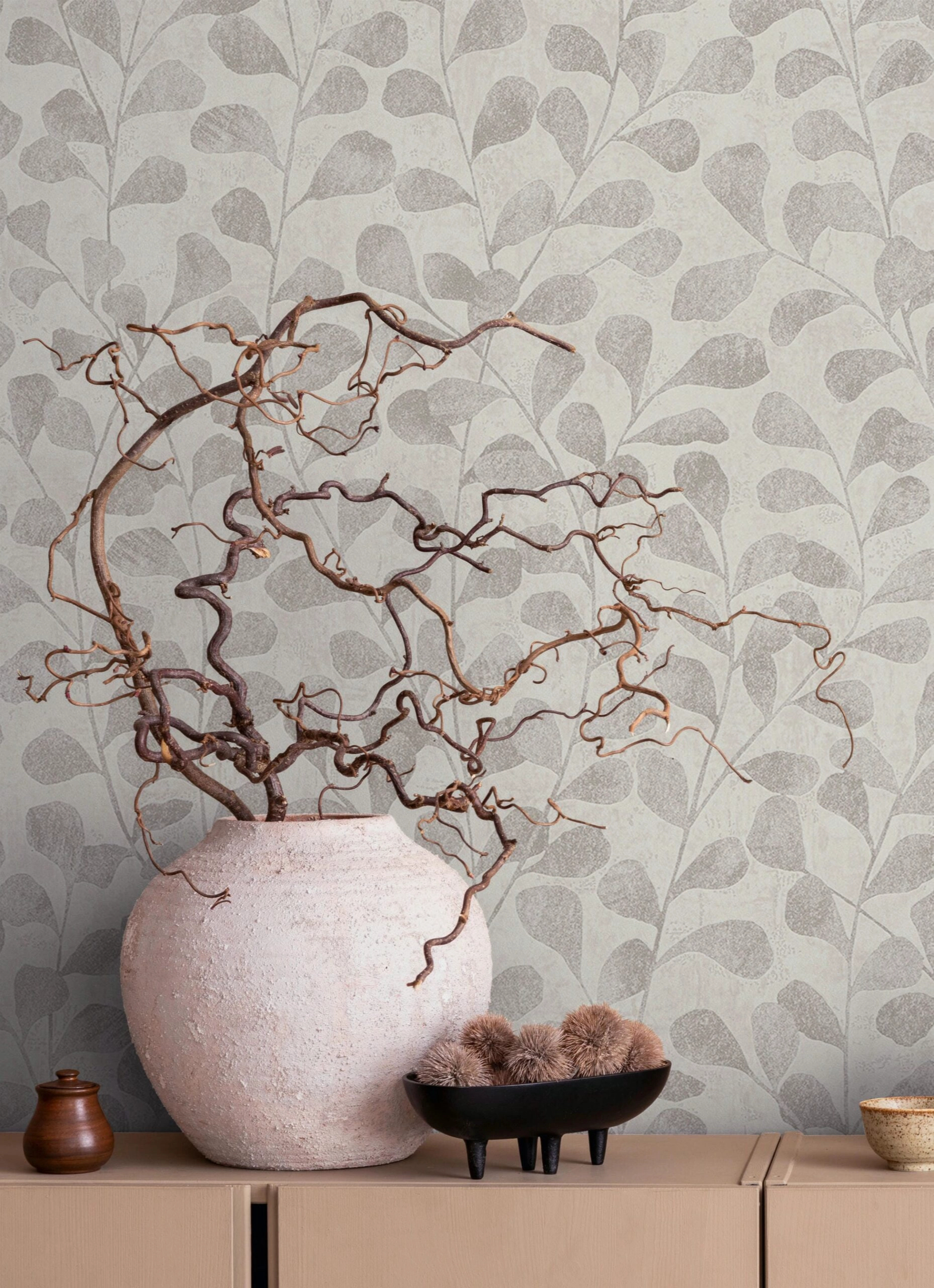 Dekor tapéta levél mintával szürke színben