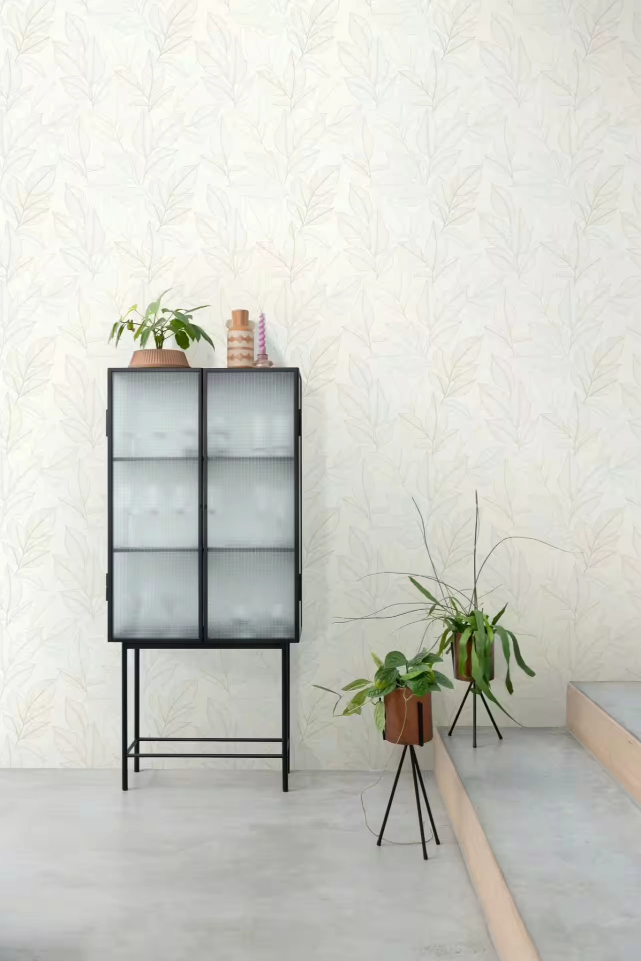 Dekor tapéta levél mintával világosszürke és metálos ezüst színben