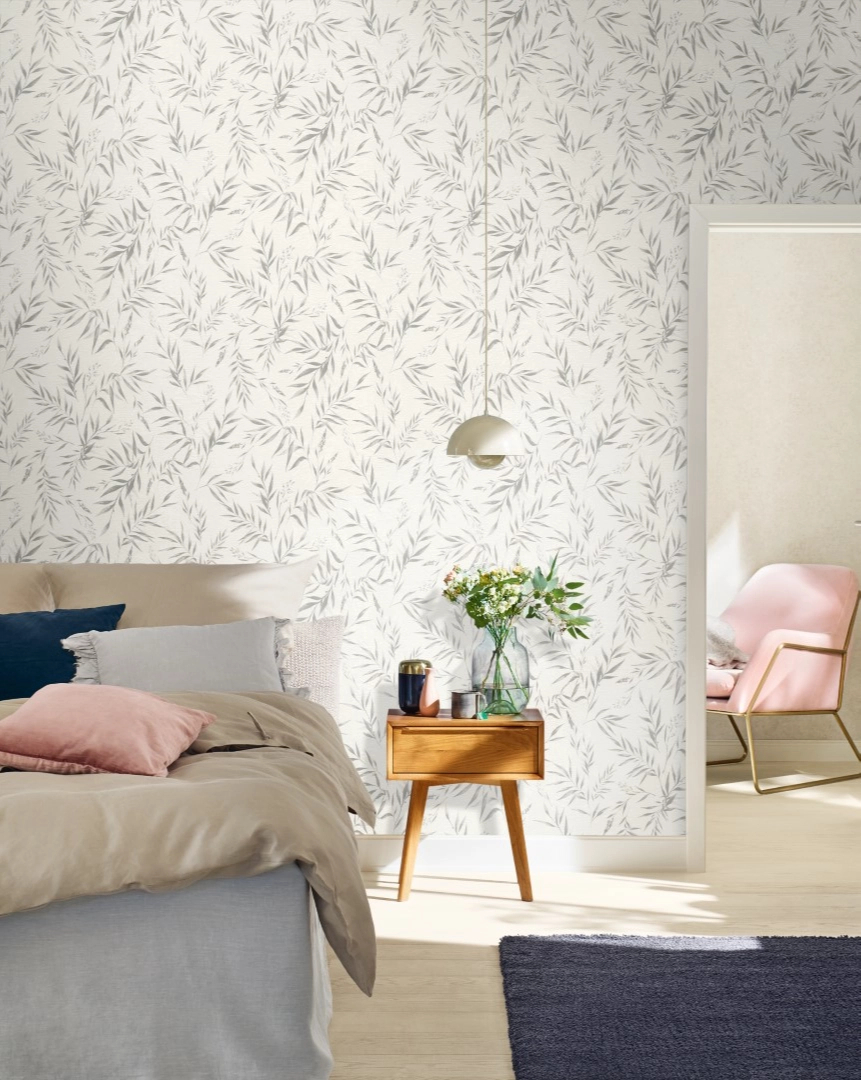 Dekor tapéta leveles mintával szürke és fényes ezüst színben