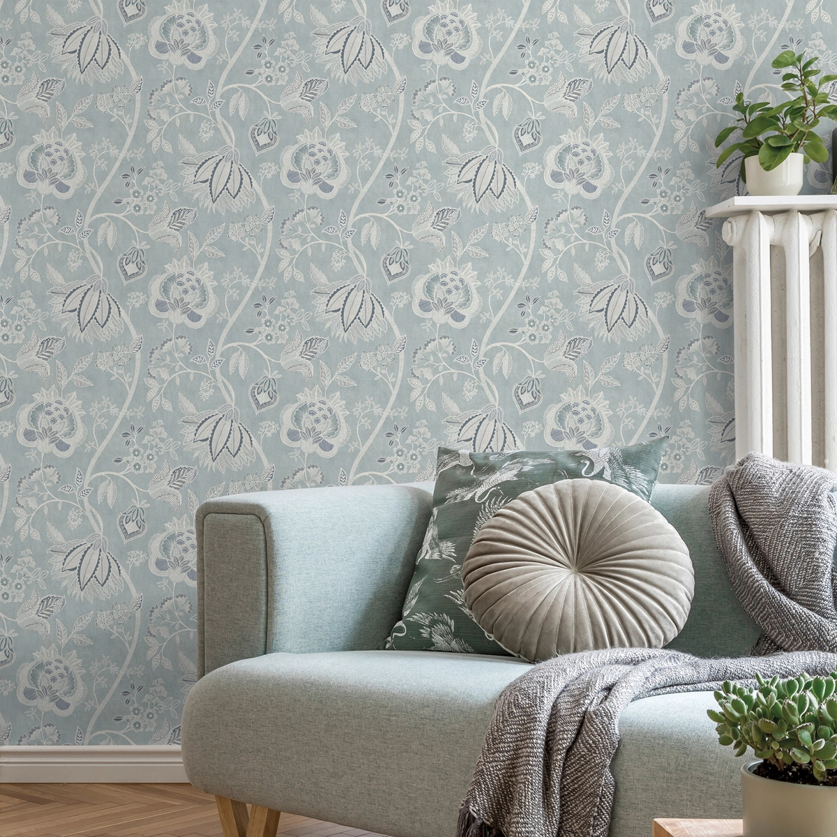 Dekor tapéta nagy virágzó inda mintával világoskék színben