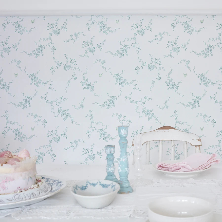 Dekor tapéta pillangó és virág mintával világoskék és fehér színben