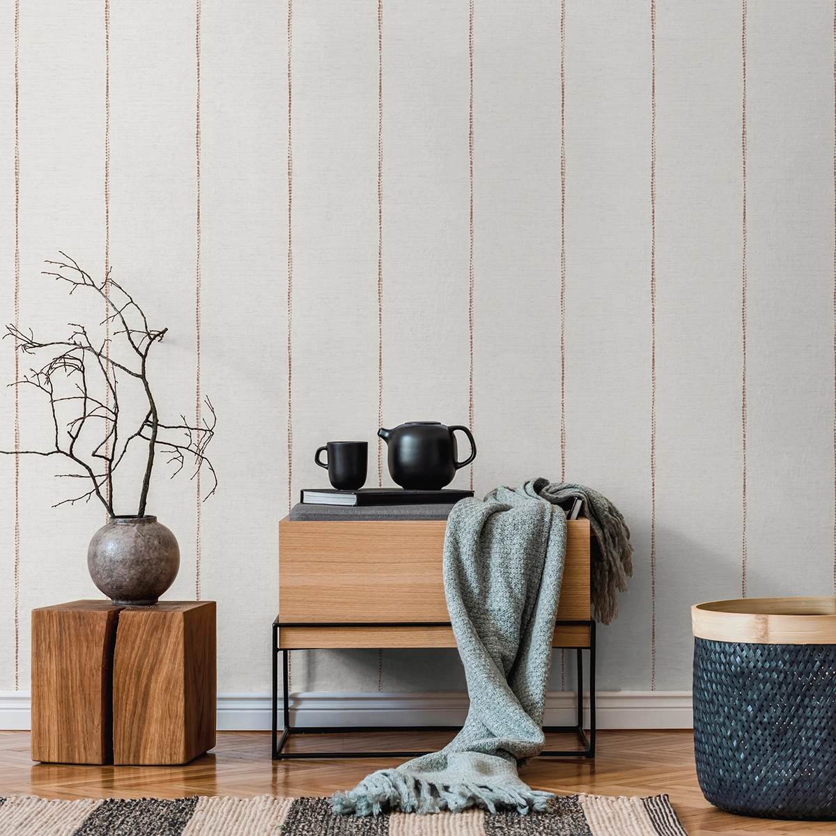 Dekor tapéta pöttyözött keskeny csíkos mintával terrakotta színben