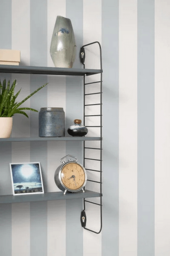 Dekor tapéta széles csíkos mintával szürkéskék és világoszürke színben