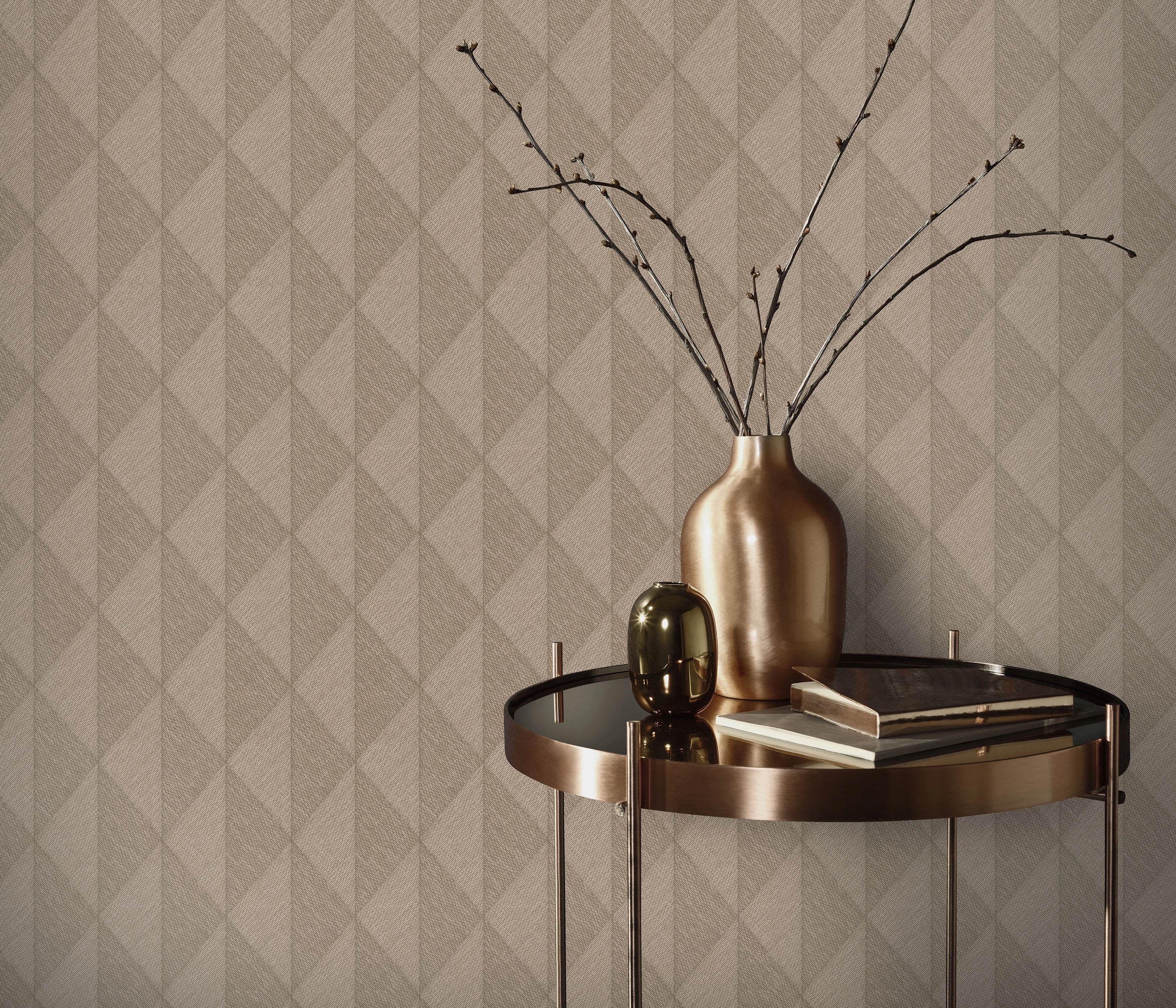 Dekor tapéta taupe színű geometrikus mintával