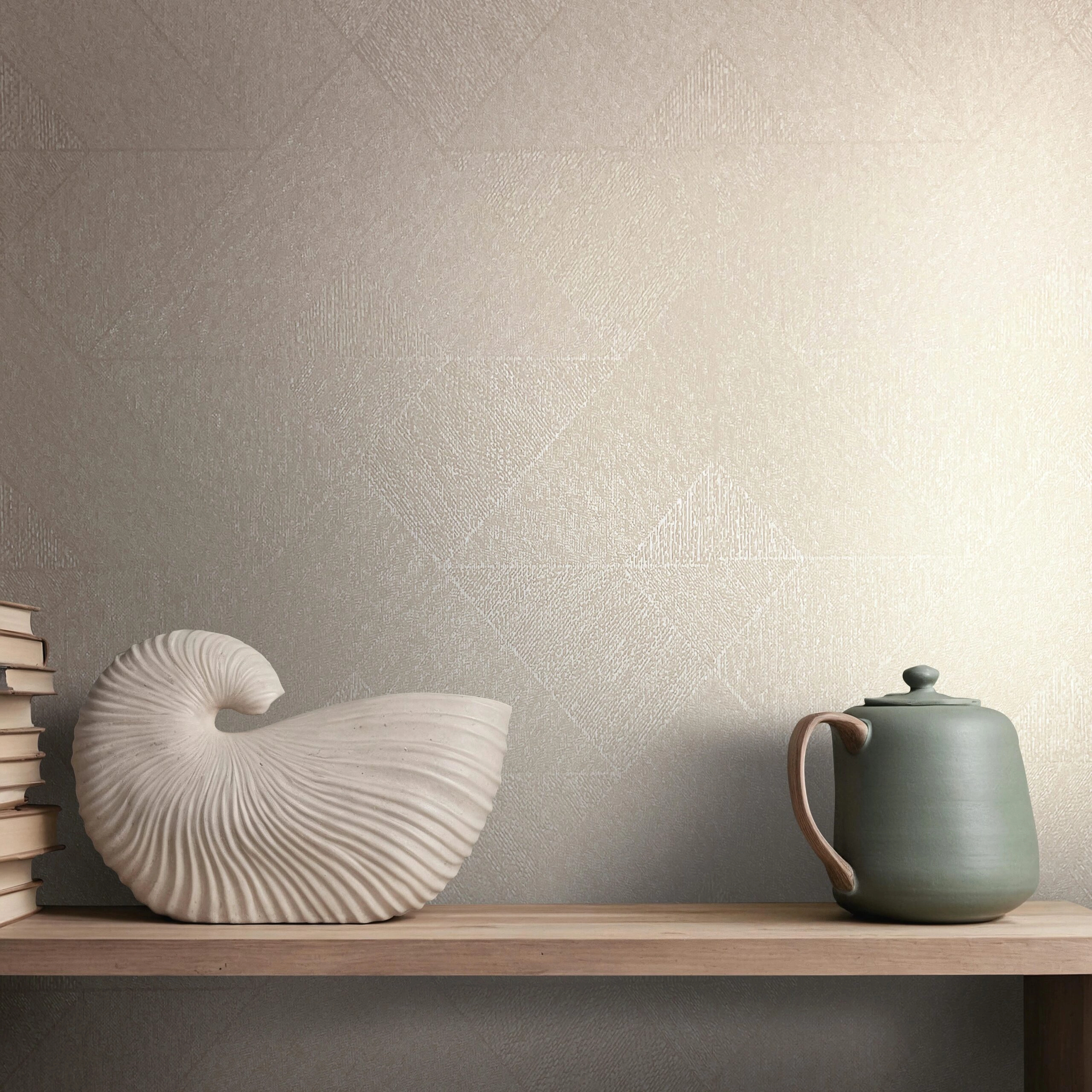 Dekor tapéta textilhatású geometriai mintával fényes beige színben