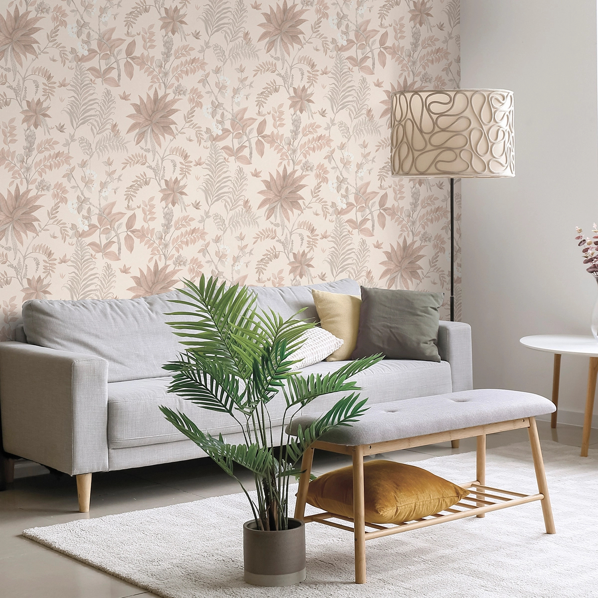 Dekor tapéta trópusi inda és virág mintával beige színben