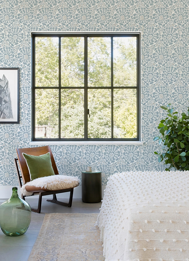 Dekor tapéta világoskék leveles absztrakt mintával