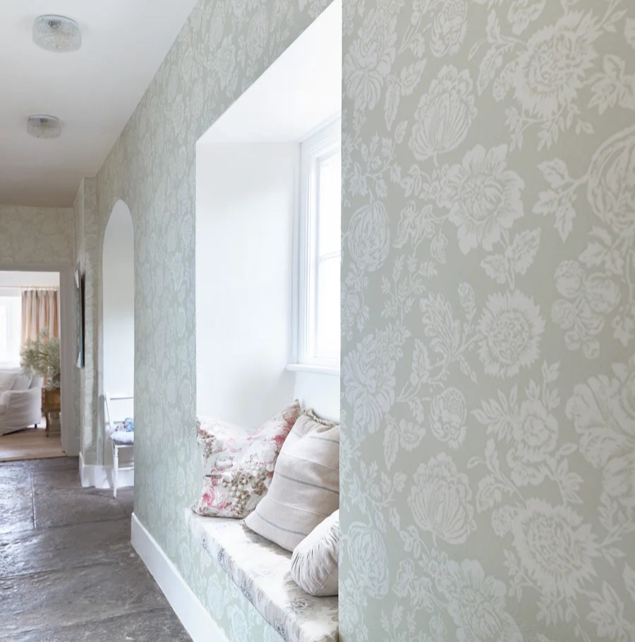 Dekor tapéta virág és levél mintával zsályazöld színben