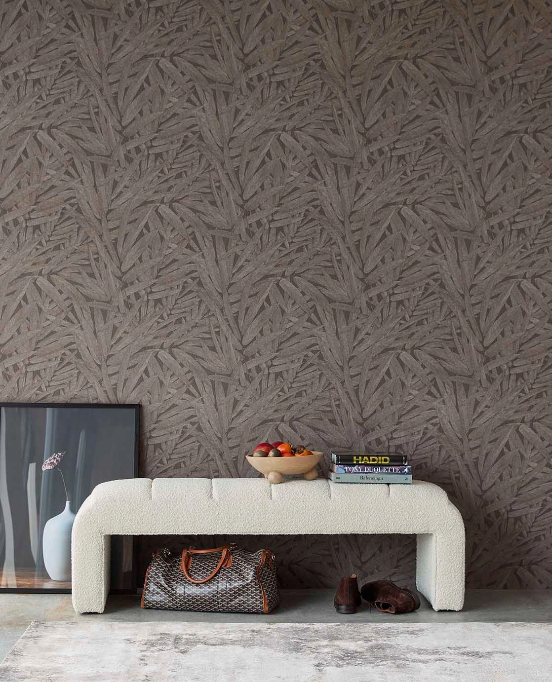 Dekor vinyl tapéta sötétbarna és sötét tópszínben sűrű pálmaleveles mintával