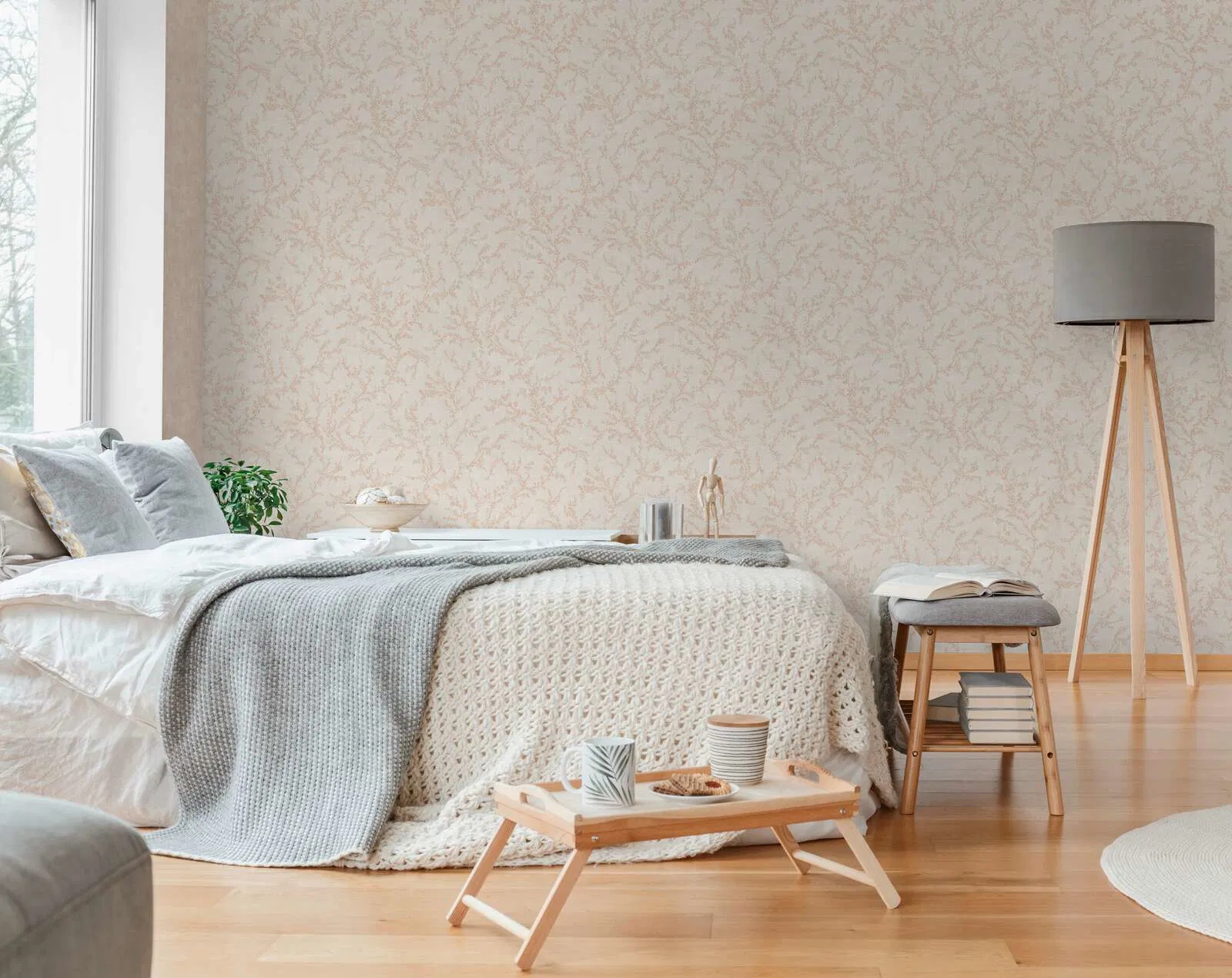 Design tapéta beige apróleveles inda mintával