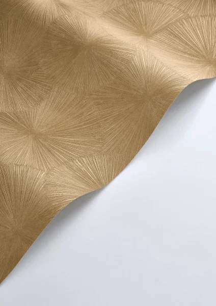 Design tapéta csillagalakú szórtfény mintával fémhatású arany színben