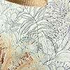 Design tapéta fekete fehér trópusi pálmalevél és tukán madár mintával