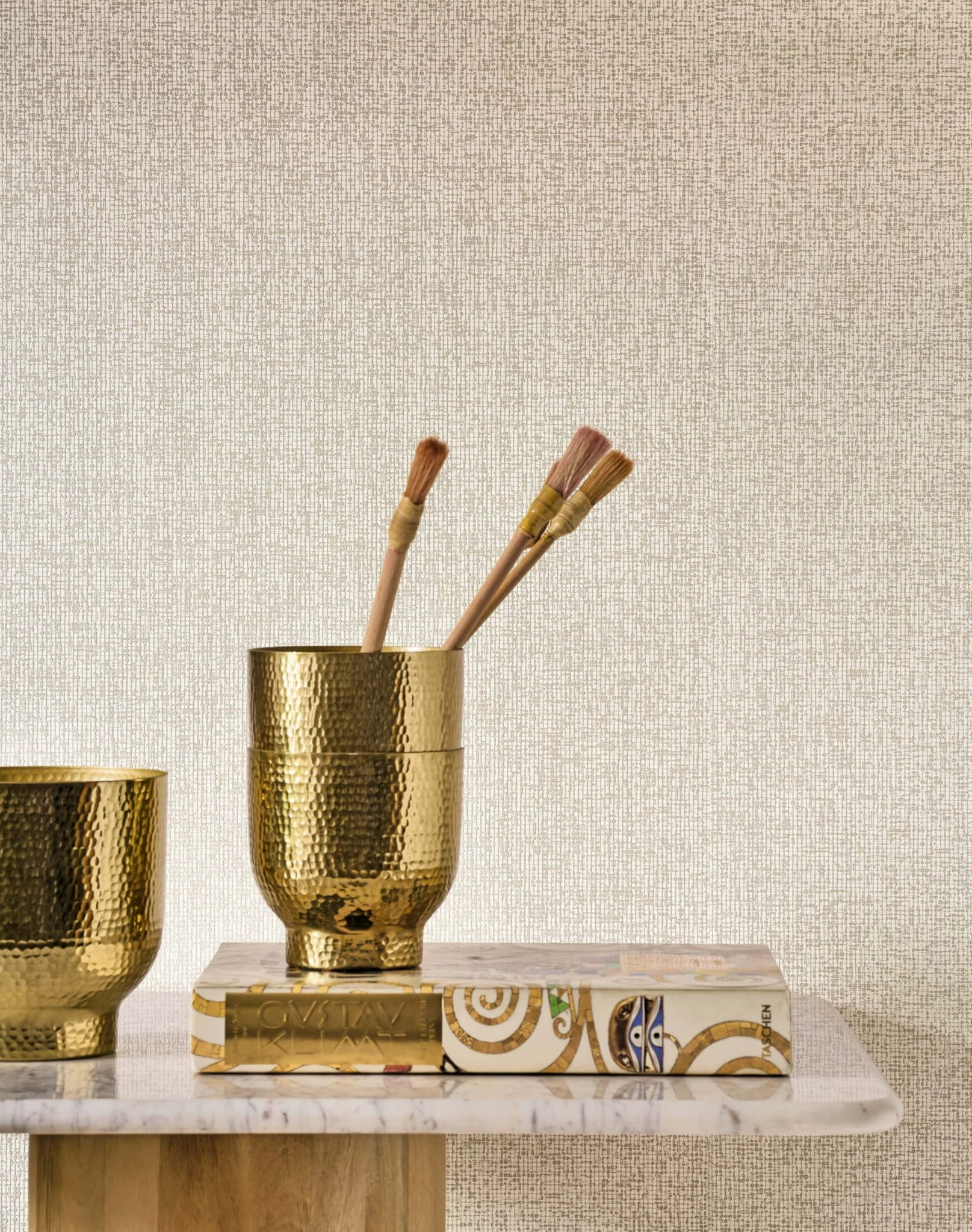 Design tapéta hálóhatású apró négyzet mintával matt krém színben