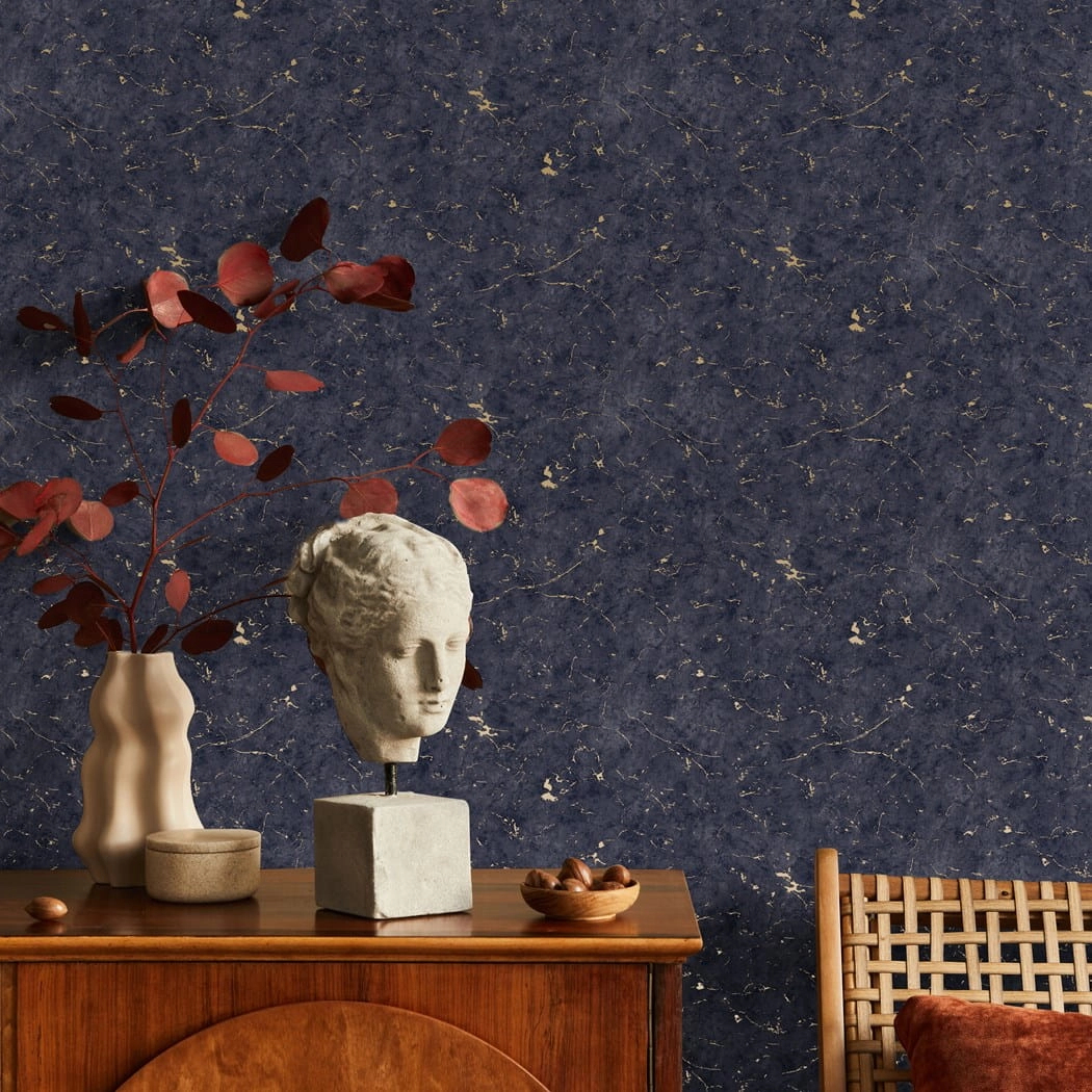 Design tapéta márvány mintával matrózkék és arany színben