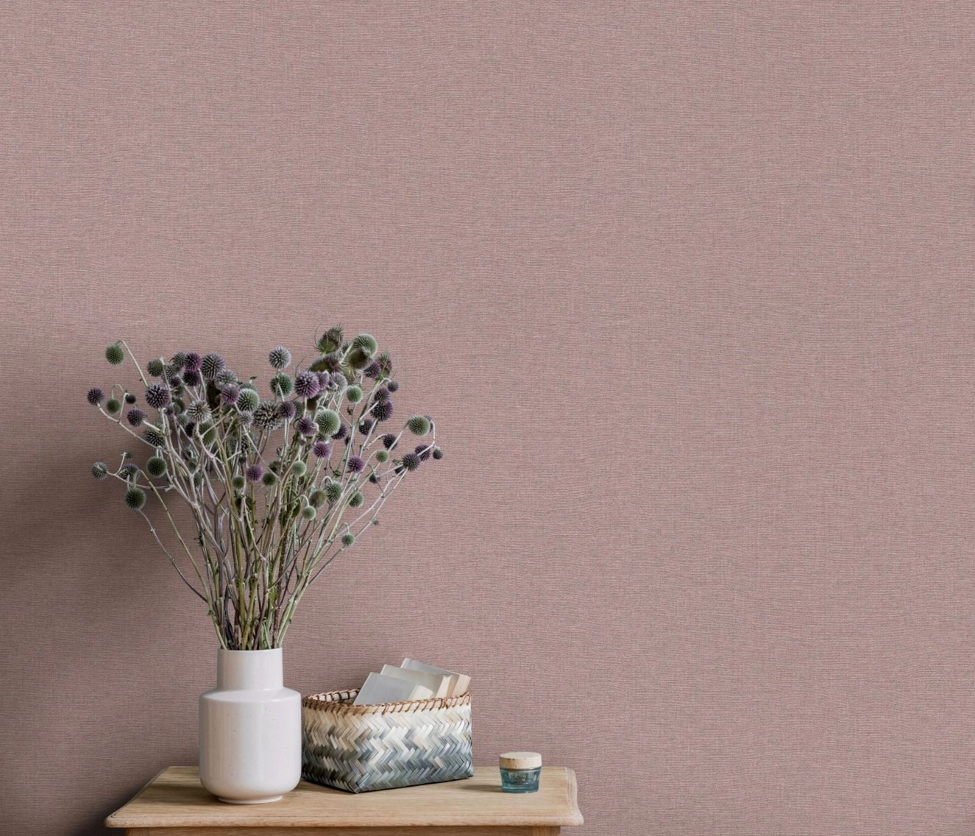 Design tapéta pasztell lila textil mintával