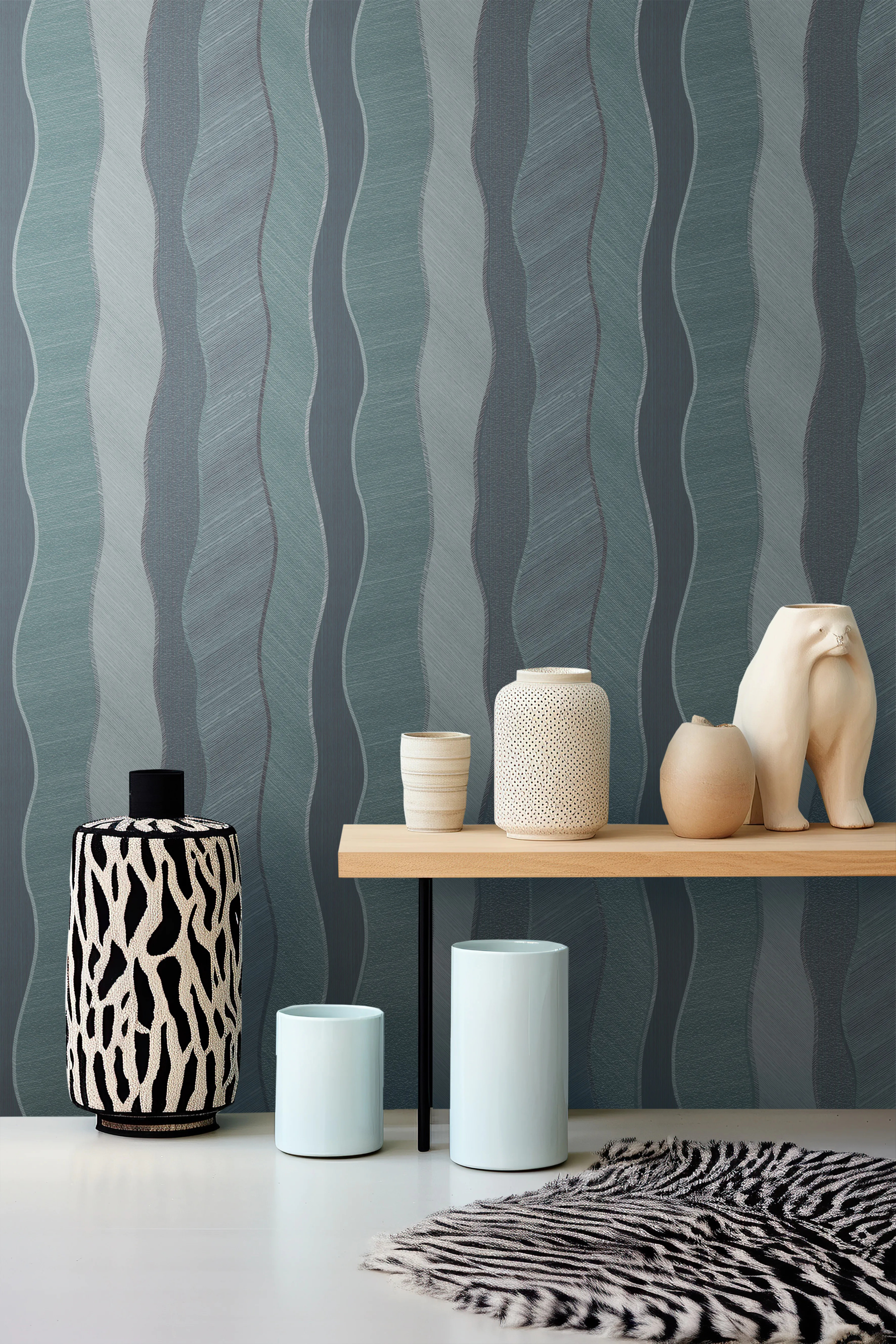 Design tapéta üveggyöngyös felületű hullámos csíkos mintával sötétzöld és szürke színben