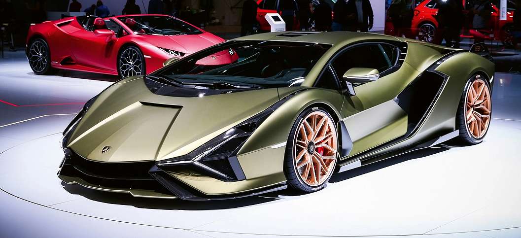 Egyedi vlies fali poszter Lamborghini versenyautós mintával szélesség (415cm) X magasság (190cm)