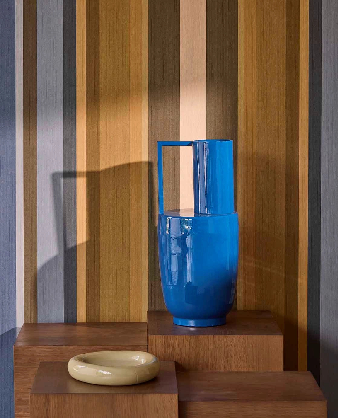 Eijffinger kékesbarna hűvös összhatású csíkos mintás design tapéta