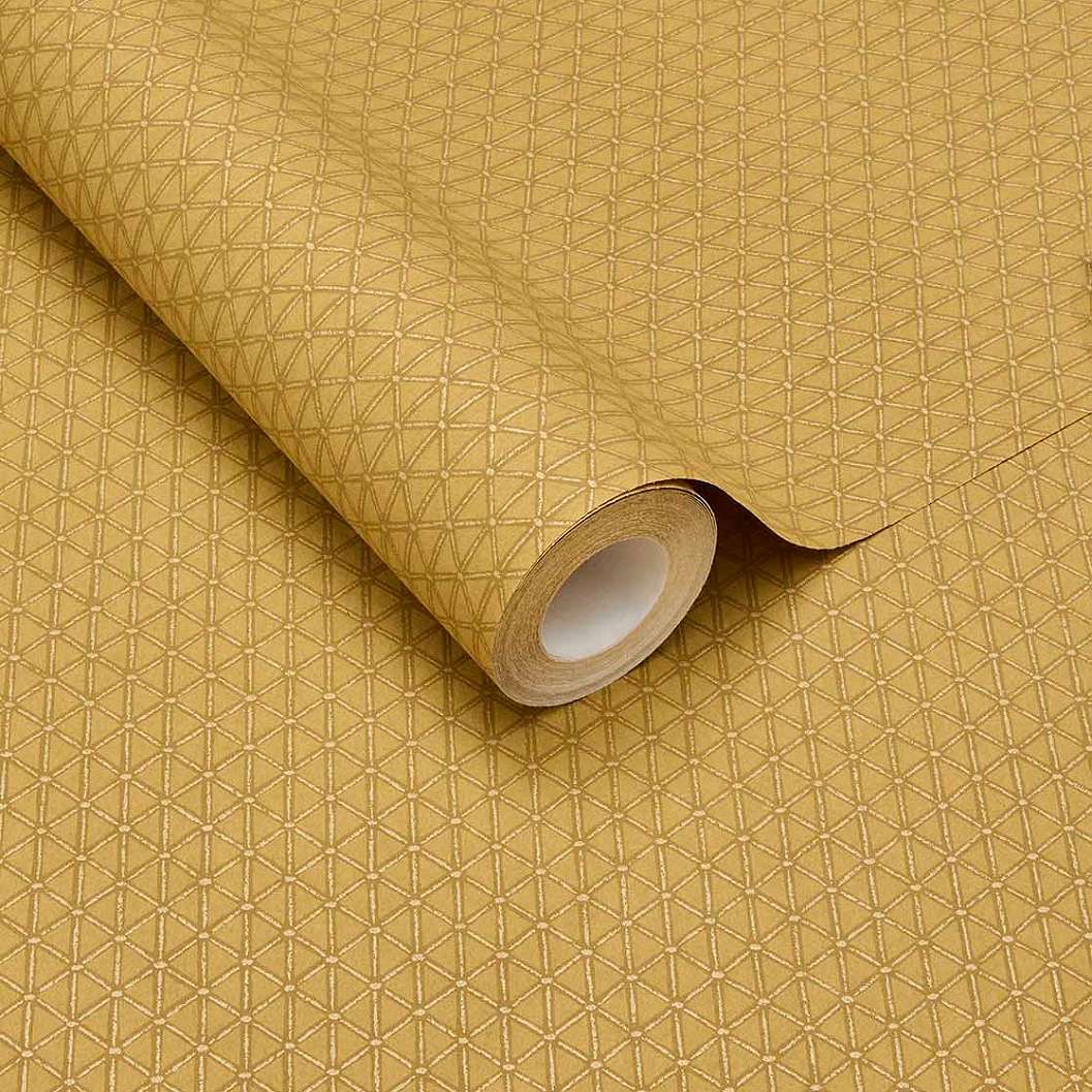 Eijffinger mustársárga és arany színű geometriai mintás design tapéta