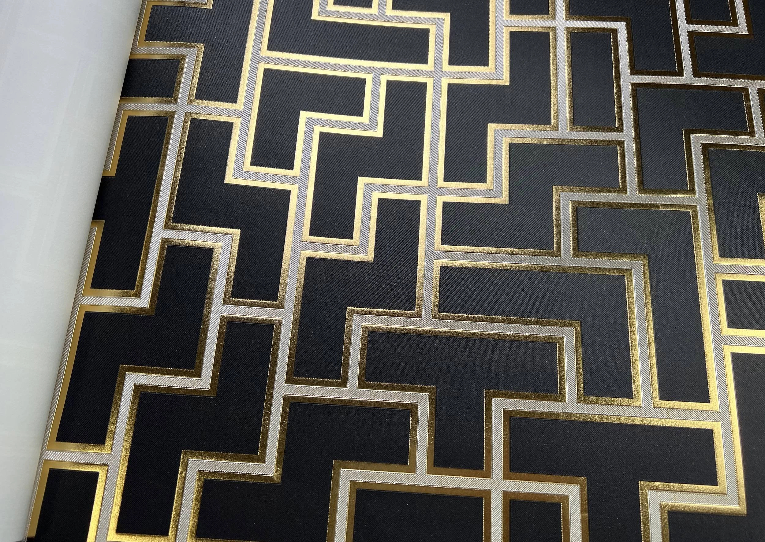 Elegán fekete metál arany geometrikus mintás design tapéta