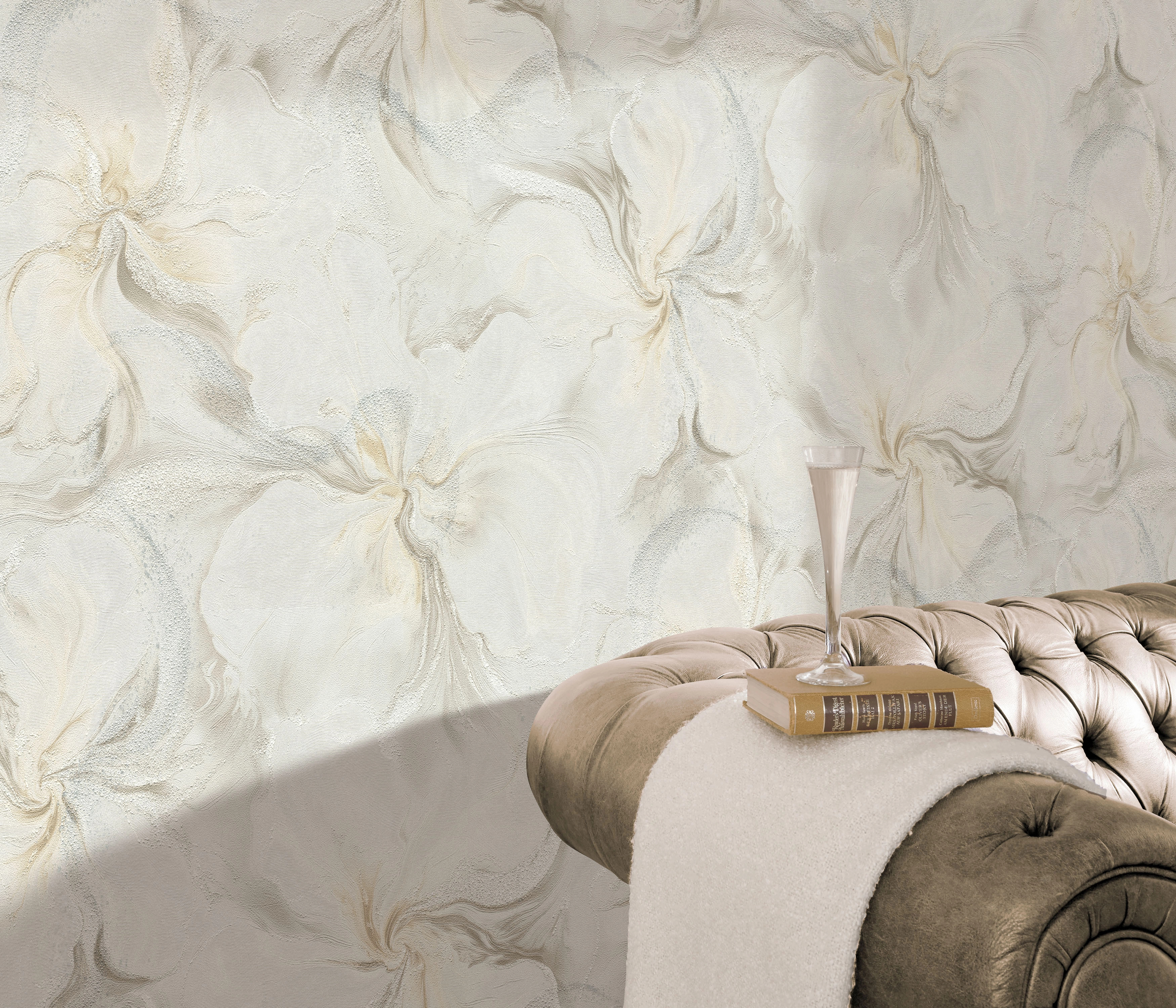 Elegáns absztrakt virág mintás vinyl tapéta natúr színekkel