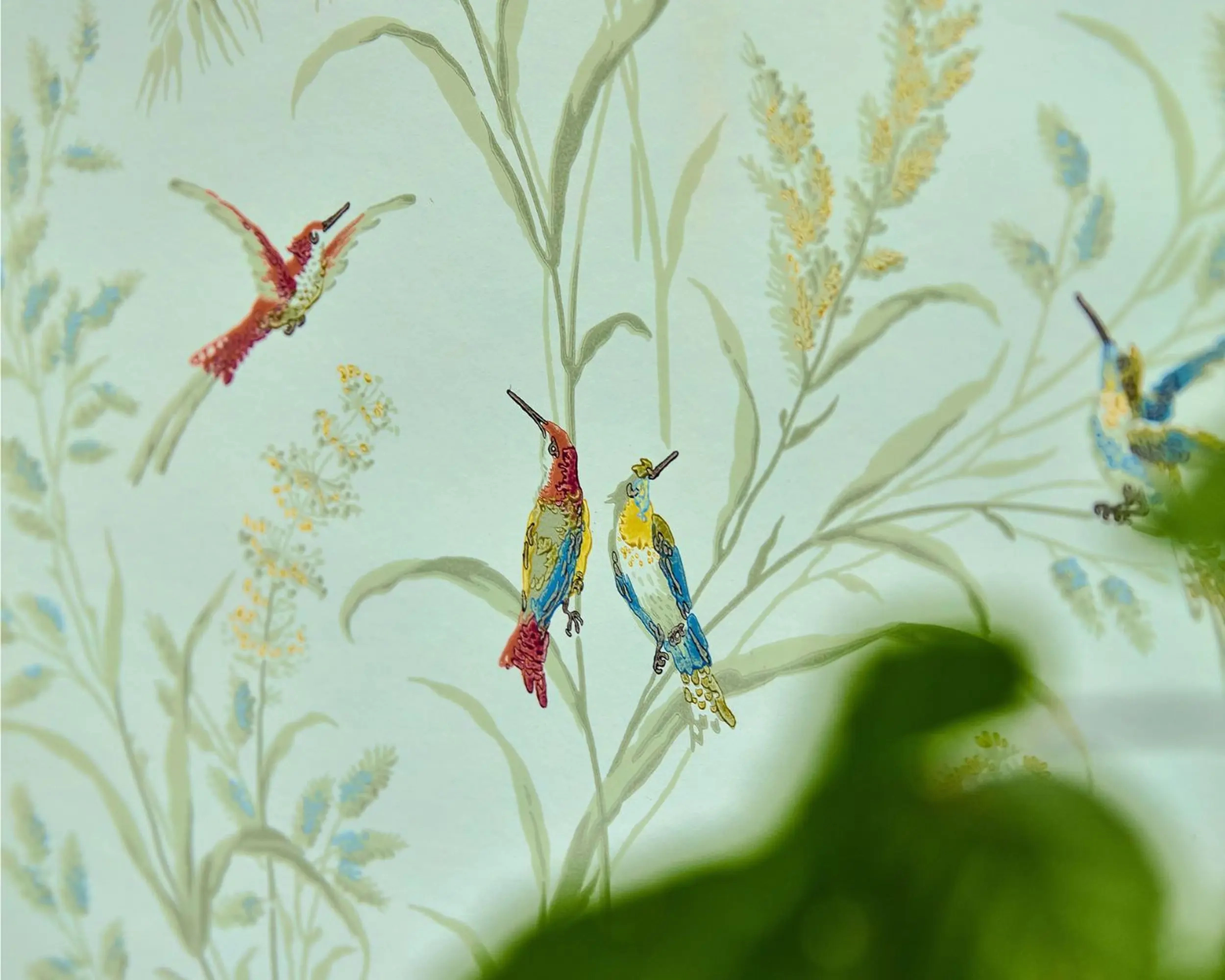 Elegáns angol design tapéta madár mintával zöld háttéren