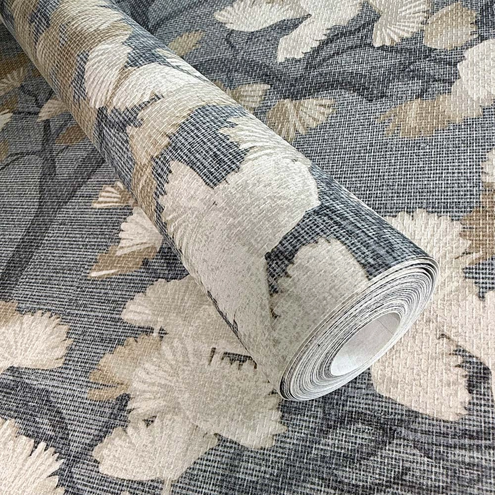 Elegáns design tapéta virágzó selyemakác mintával farmerkék színben