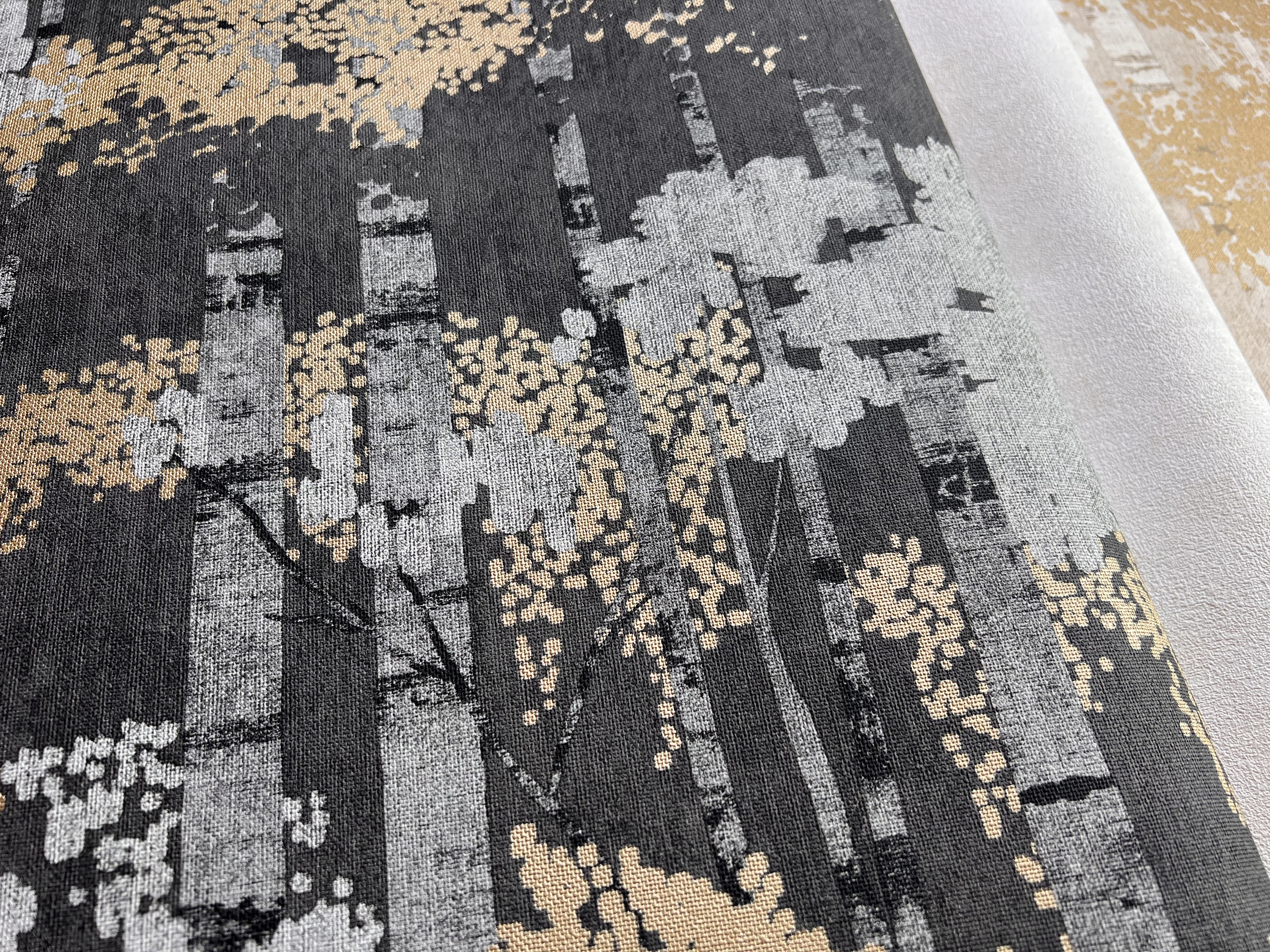 Elegáns fekete design tapéta erdei fa mintával vinyl mosható