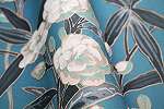 Elegáns virágmintás vlies prémium tapéta kék színben