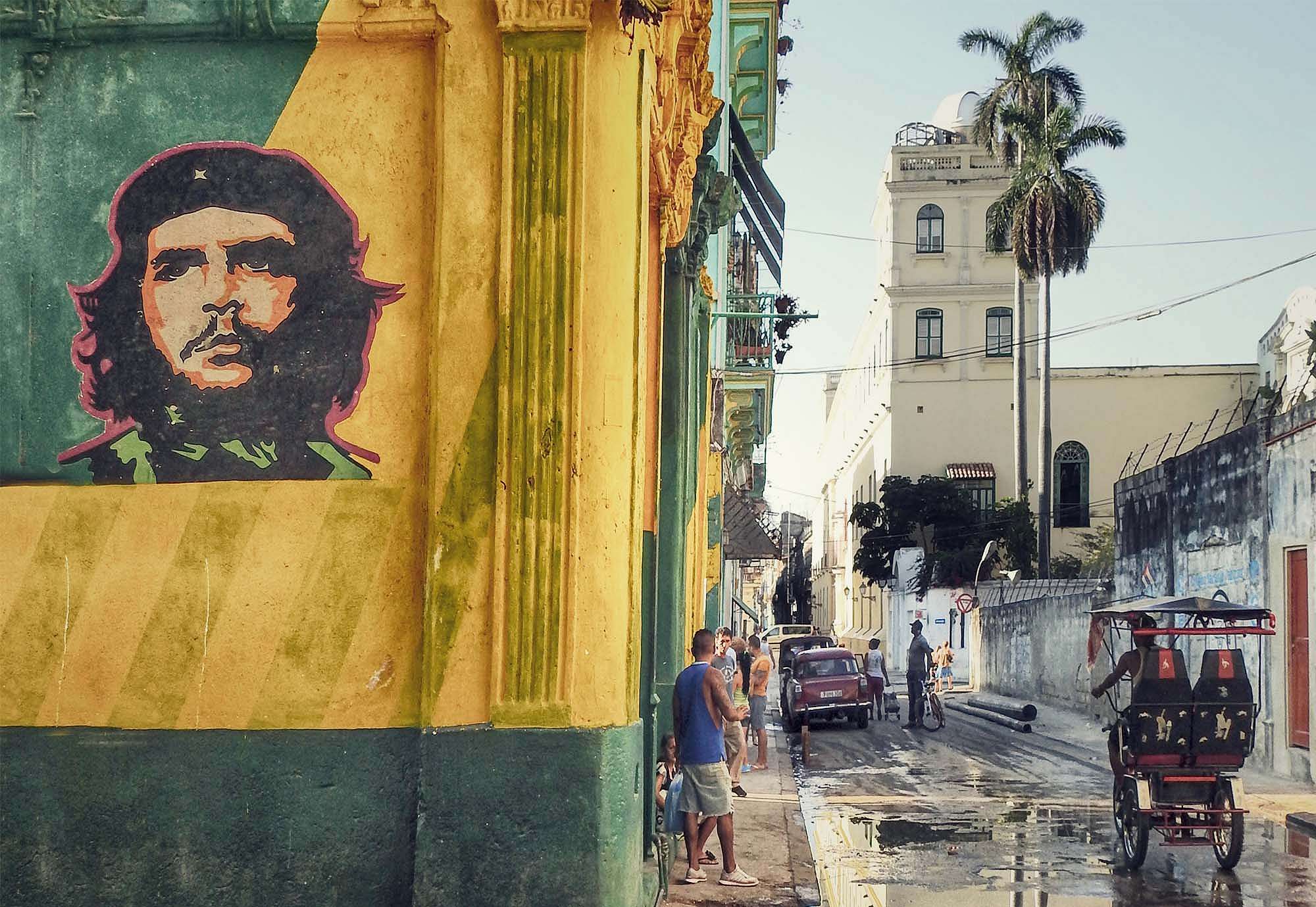 Fali poszter graffiti Havanna utcáján