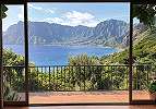 Fotótapéta erkély kilátás hegyekkel körül ölelt öbölre mintával 368x254 vlies