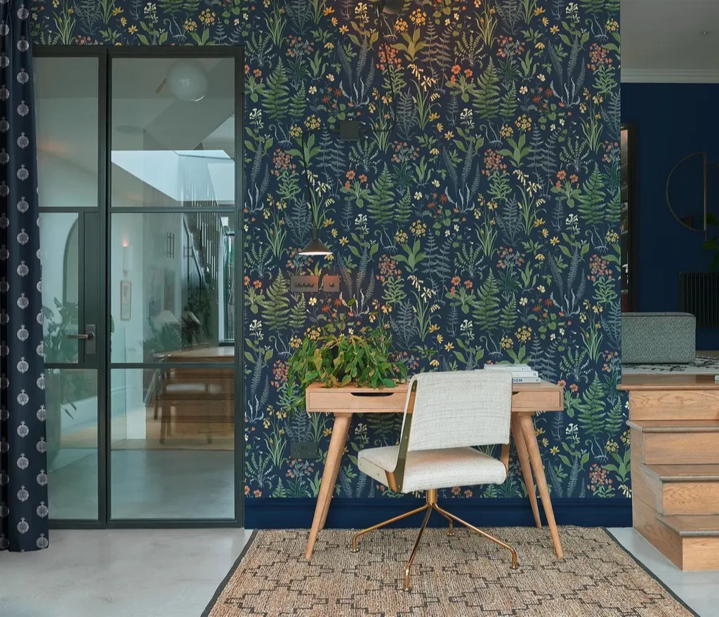 Graham dekor tapéta mezei virág mintával éjkék színben