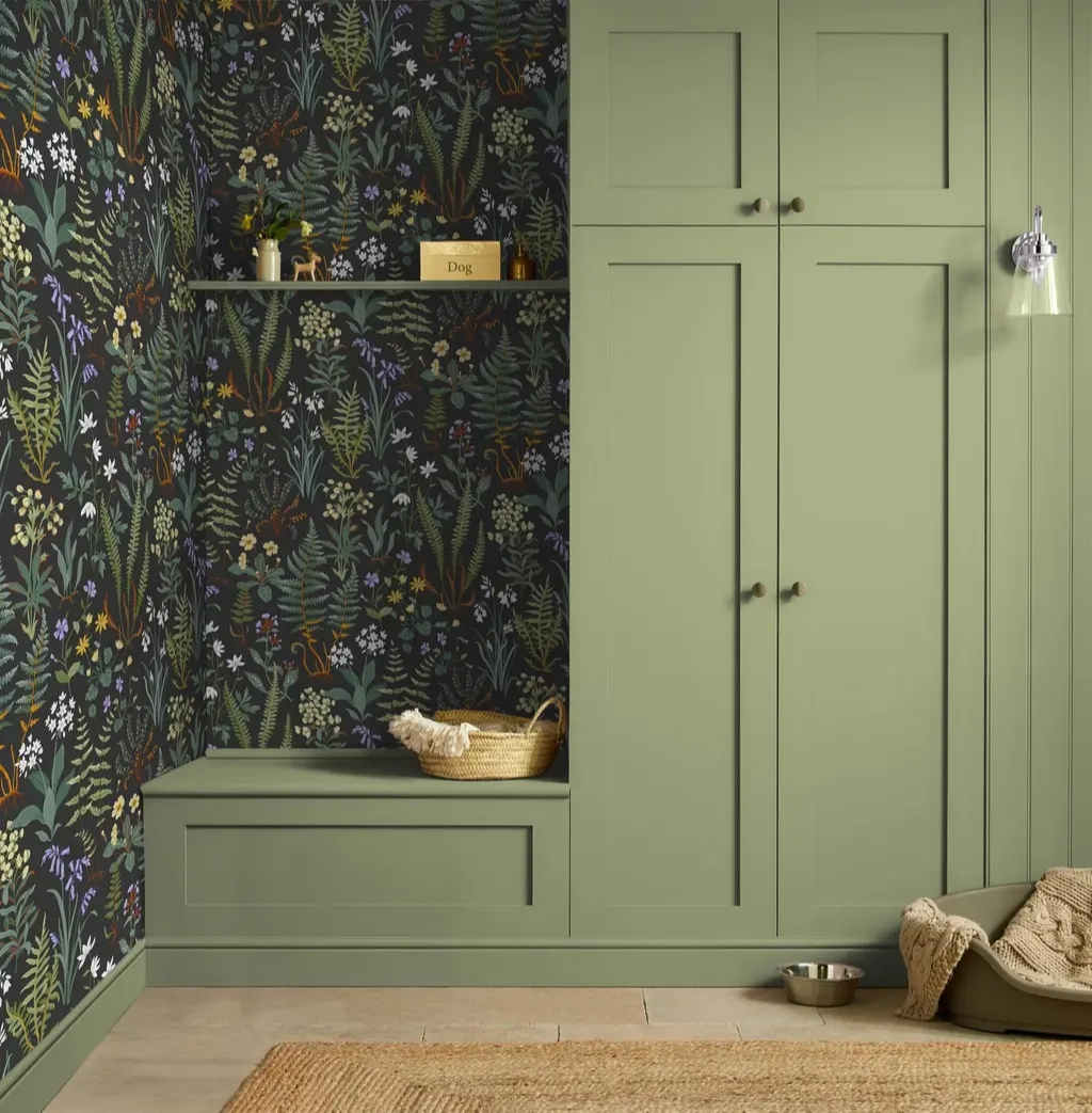 Graham dekor tapéta mezei virág mintával fekete színben