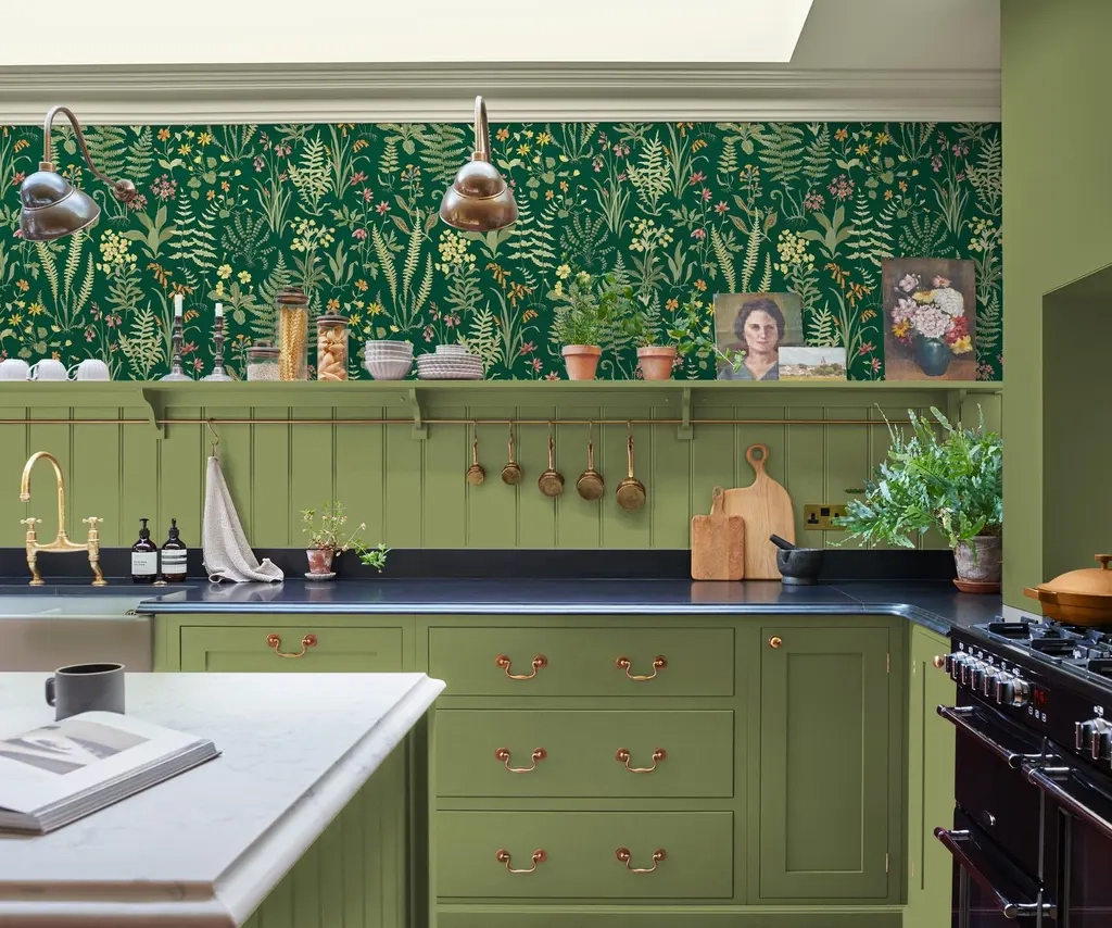 Graham dekor tapéta mezei virág mintával smaragdzöld színben